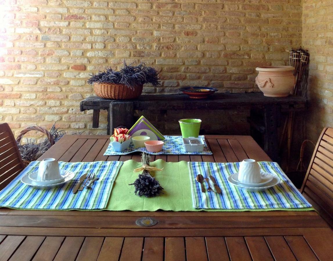 Bed and Breakfast L'Infinito Mombaroccio Exterior foto